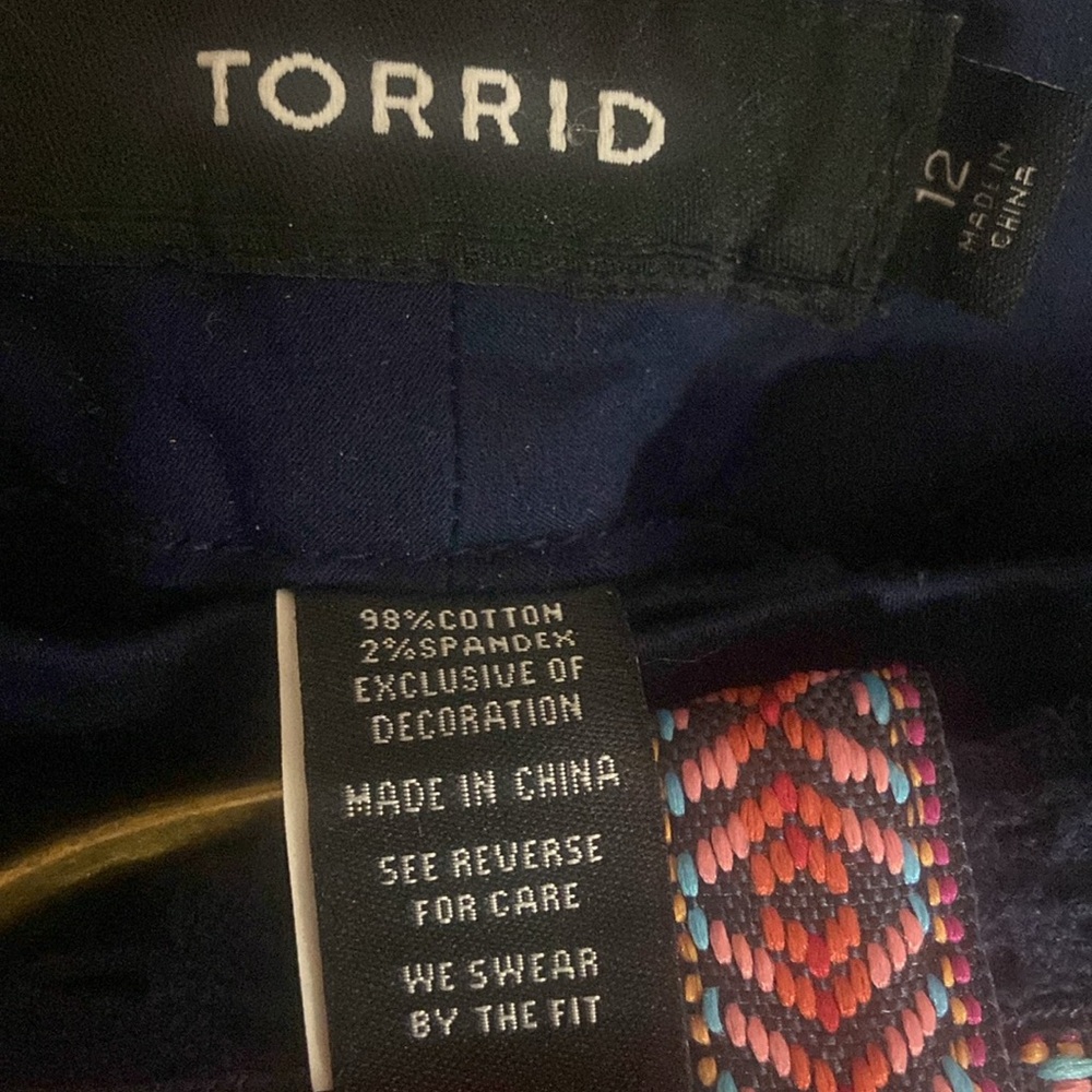 Shorts - Picture 4 of 6
